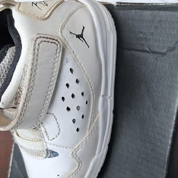 BABY JORDANS - Picture 4 of 8